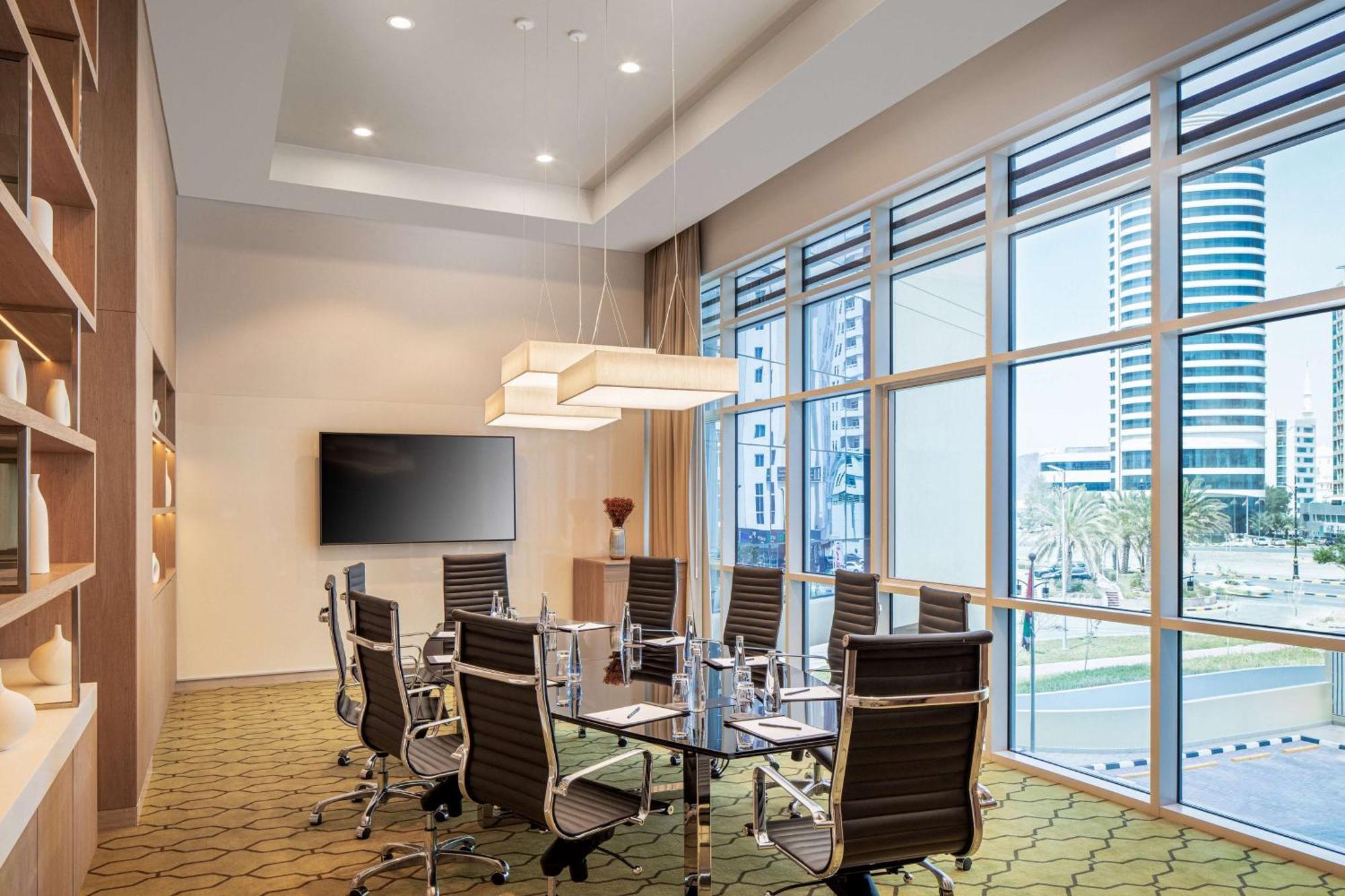 Doubletree By Hilton Fujairah City Kültér fotó Meeting room