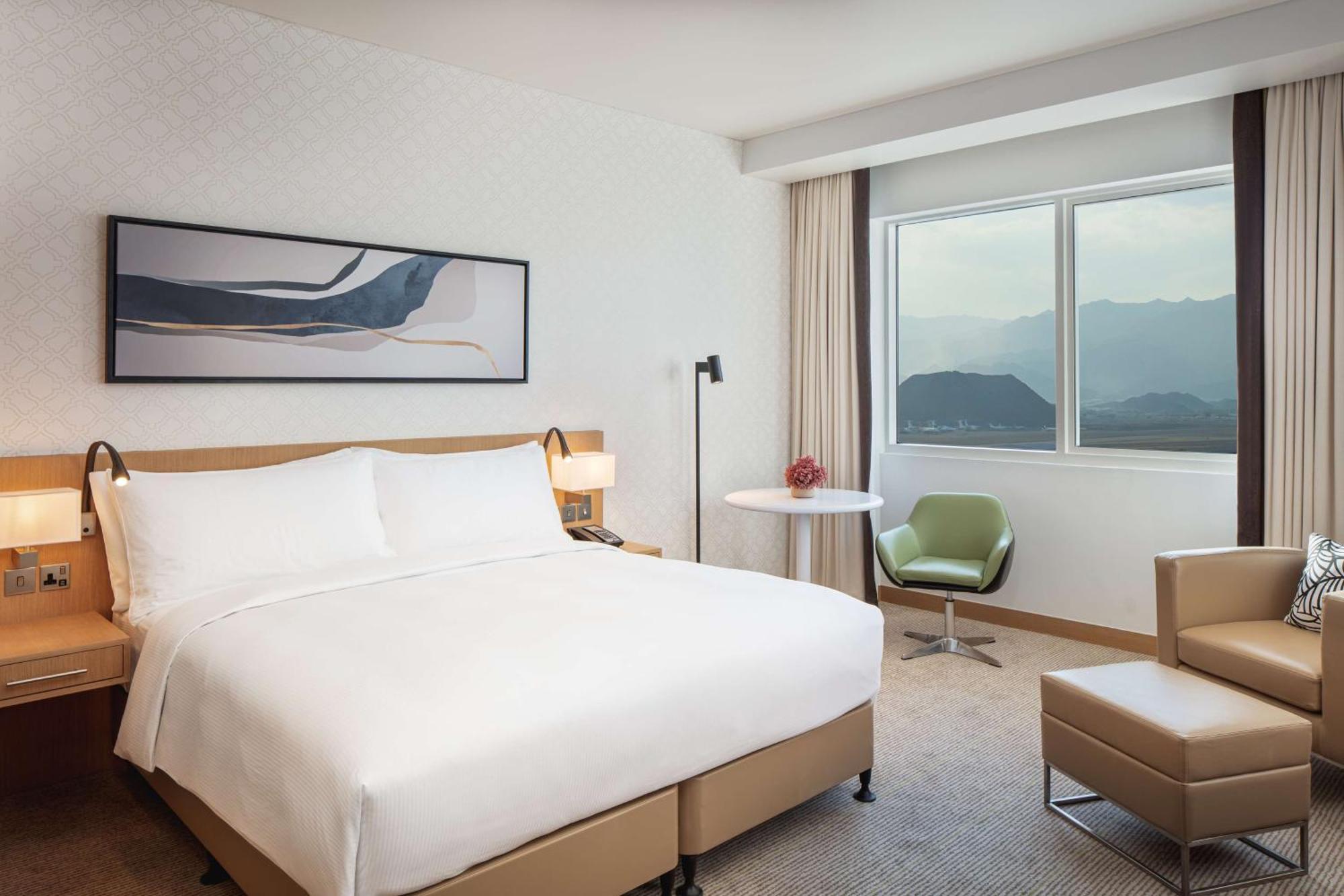 Doubletree By Hilton Fujairah City Kültér fotó Deluxe Room