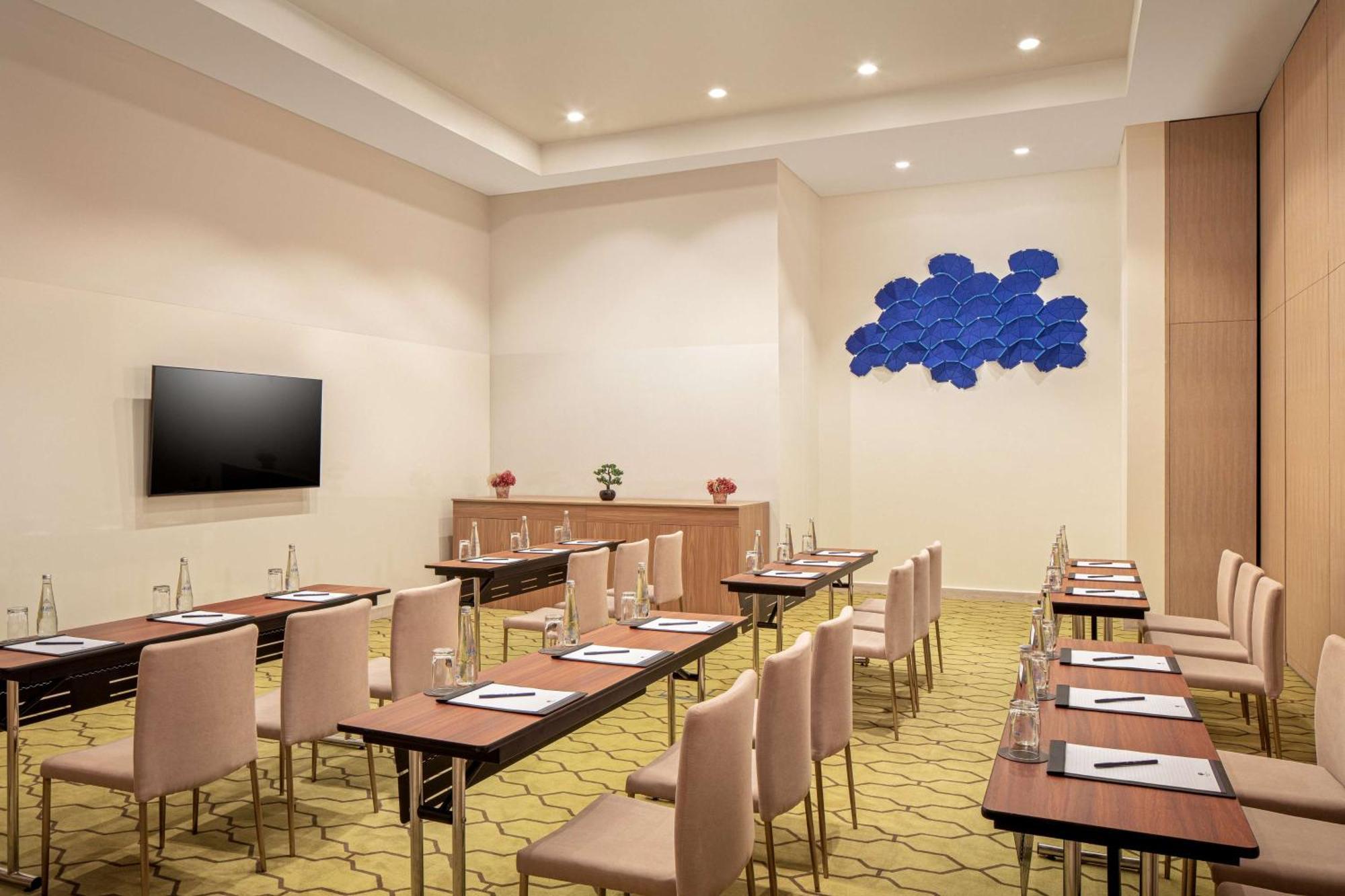 Doubletree By Hilton Fujairah City Kültér fotó Meeting room